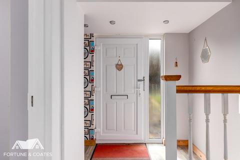 148 Radburn Close, Harlow, CM18 7EG