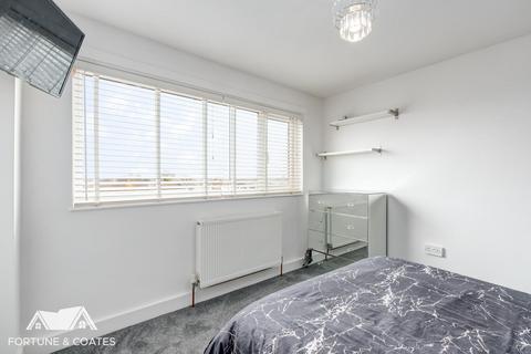 148 Radburn Close, Harlow, CM18 7EG