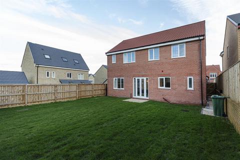 4 bedroom detached house for sale, Francis View, Fixby, Huddersfield