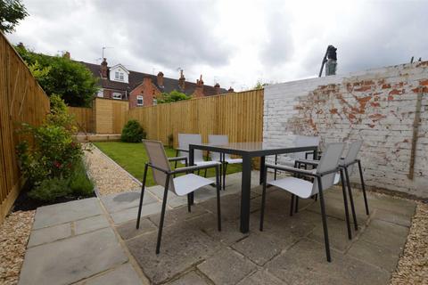 32 Addison Road, Reading, RG1 8EN