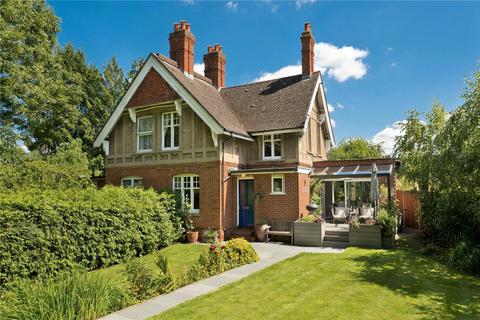 3 bedroom semi-detached house for sale - Littleworth Road, Esher, Surrey, KT10
