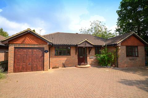 21 Bax Close, Cranleigh, GU6 7NB