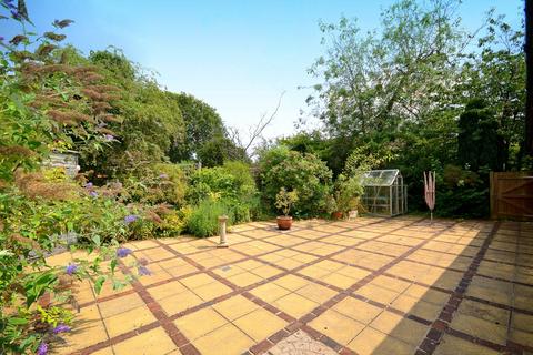 21 Bax Close, Cranleigh, GU6 7NB