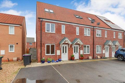 3 bedroom end of terrace house for sale, Furnace Close, North Hykeham