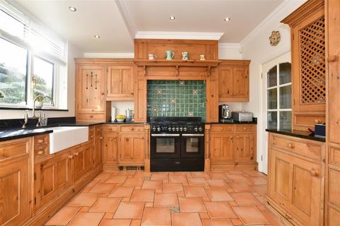 53 Raymond Avenue, London, E18 2HF
