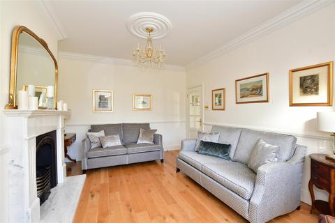 53 Raymond Avenue, London, E18 2HF