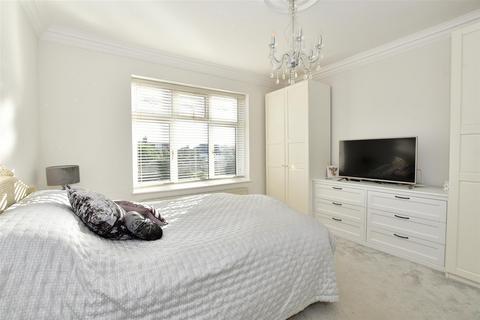 53 Raymond Avenue, London, E18 2HF