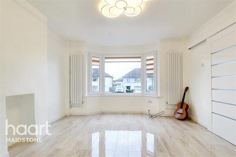 3 bedroom semi-detached house to rent - Worcester Road, ME15