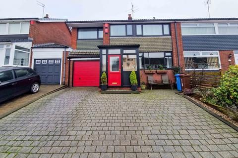 4 bedroom semi-detached house for sale - Holly Grove, Lees, Oldham, OL4