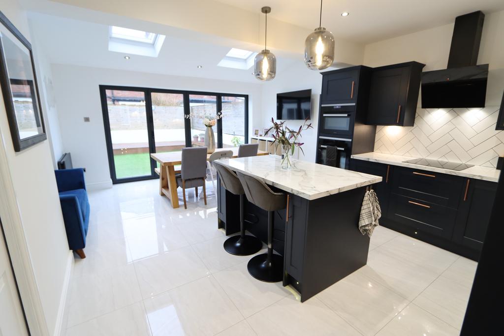 Thorneyburn Avenue, South Wellfield, Whitley Bay, NE25 9HW 3 bed semidetached house for sale