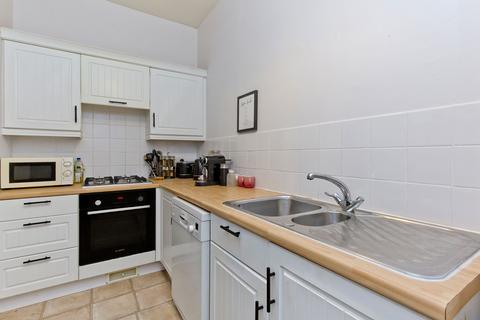 1/1 Burns Place, Edinburgh, EH6 5QD