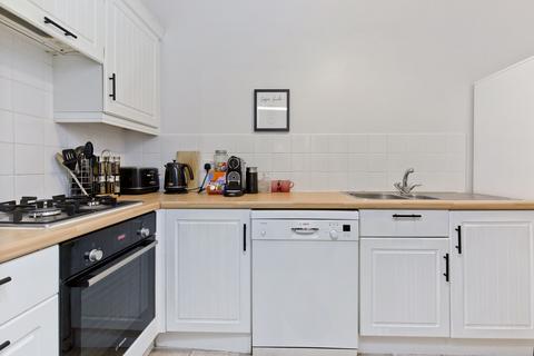 1/1 Burns Place, Edinburgh, EH6 5QD