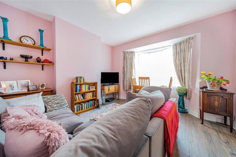 3 bedroom maisonette for sale, Kirkdale, London
