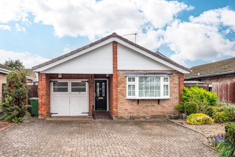 3 bedroom bungalow for sale, Cloverdale, Stoke Prior, Bromsgrove, Worcestershire, B60