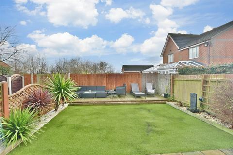 3 bedroom end of terrace house for sale, Leaman Close, High Halstow, Rochester, Kent