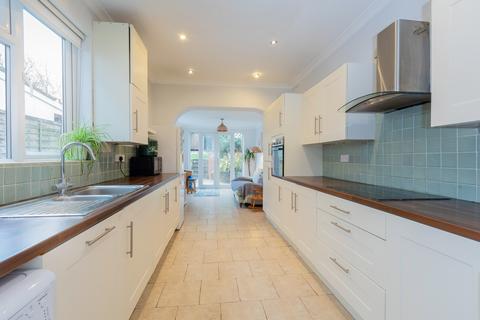 28 Clare Road, Maidenhead, SL6 4DG