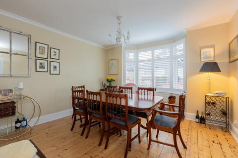 28 Clare Road, Maidenhead, SL6 4DG