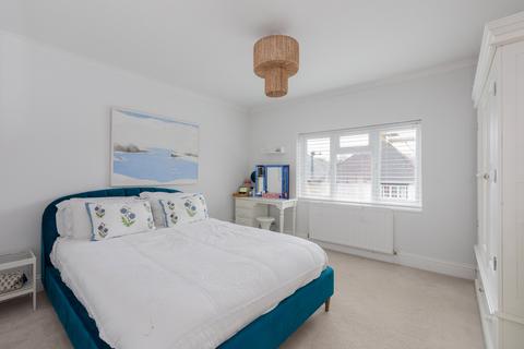 28 Clare Road, Maidenhead, SL6 4DG