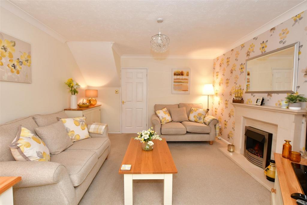 Fletcher Drive, Wickford, Essex 2 bed terraced house for sale £315,000
