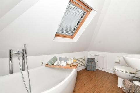 9 Downland Close, Epsom, KT18 5SQ