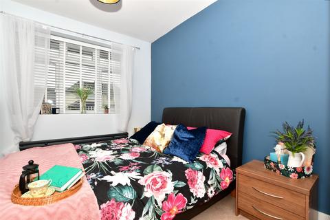 9 Downland Close, Epsom, KT18 5SQ