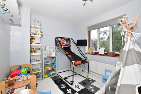 9 Downland Close, Epsom, KT18 5SQ