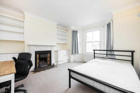 4 bedroom flat to rent, Latchmere Road, Clapham