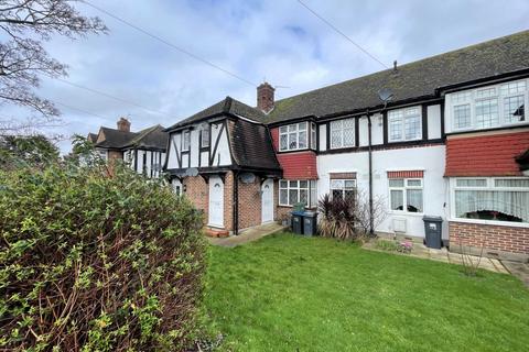 2 bedroom maisonette to rent, Tudor Drive, Morden
