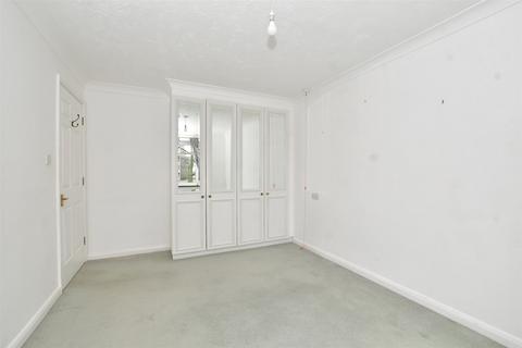 2 bedroom flat for sale, Reigate Hill, Reigate, Surrey
