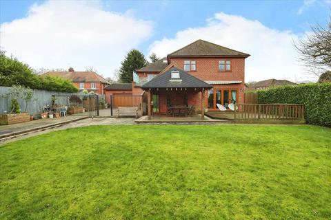 5 bedroom detached house for sale, Lincoln Road, Branston