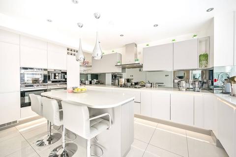 6 bedroom house for sale, Hall Road, Isleworth, TW7