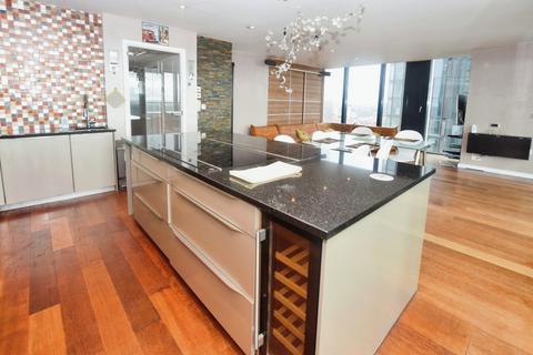 4 bedroom flat to rent, Beetham Tower, 301 Deansgate, Manchester, M3