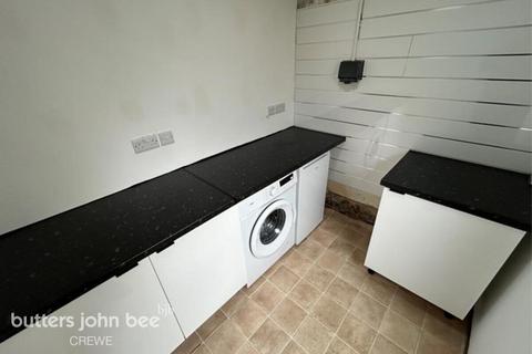 2 bedroom terraced house to rent, Henry Street, Crewe