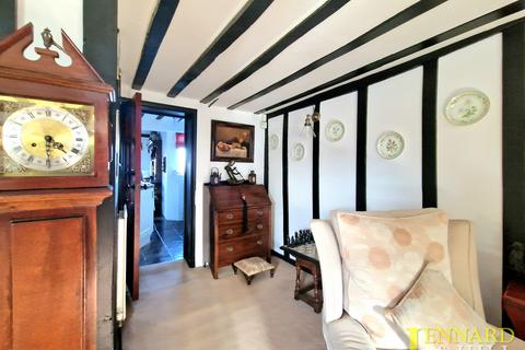 2 bedroom cottage for sale - High Road, North Stifford RM16