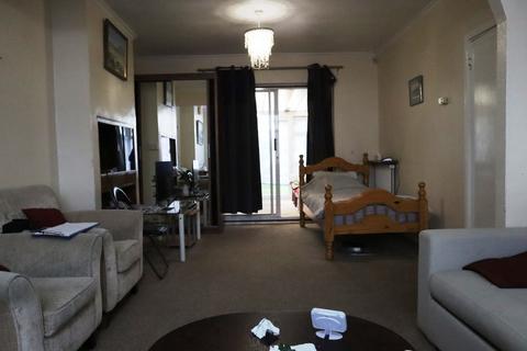 3 bedroom semi-detached house for sale, Saville Street, Leicester LE5