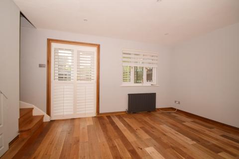 3 bedroom semi-detached house to rent - Cornflower Lane Shirley Oaks Croydon CR0 8XJ