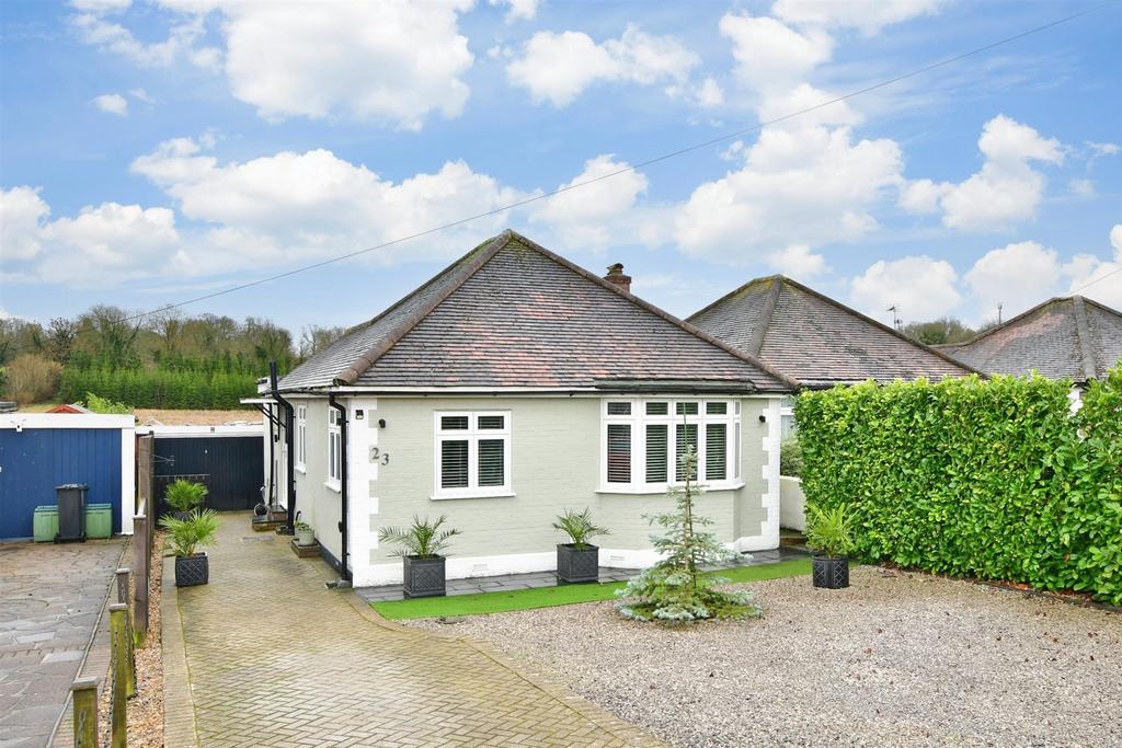 Fairlawn Grove, Banstead, Surrey 3 bed detached bungalow for sale £750,000