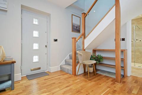 39 Hampton Gardens, Herne Bay, CT6 8BY