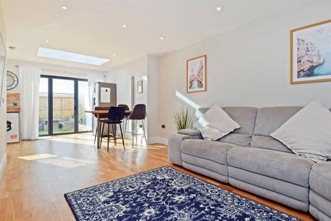 39 Hampton Gardens, Herne Bay, CT6 8BY