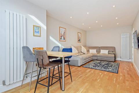 39 Hampton Gardens, Herne Bay, CT6 8BY