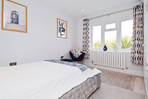 39 Hampton Gardens, Herne Bay, CT6 8BY