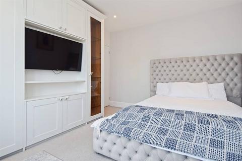 39 Hampton Gardens, Herne Bay, CT6 8BY
