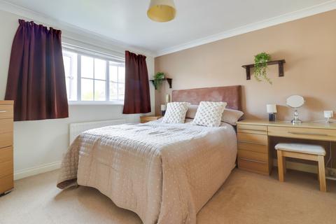 57 Birkhead Close, Kirkburton, Huddersfield, HD8 0GR