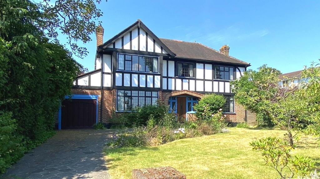 Beautiful Detached House for Sale in Shortlands,