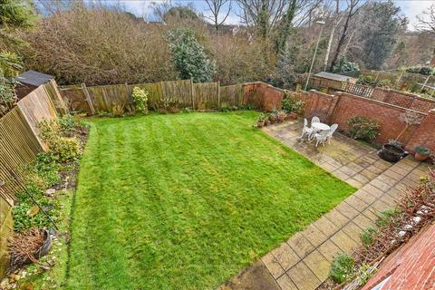 15 Field Close, Locks Heath, Southampton, SO31 6TX