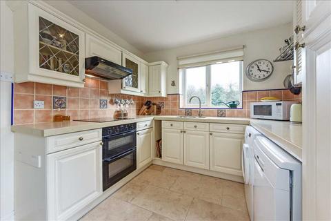 15 Field Close, Locks Heath, Southampton, SO31 6TX