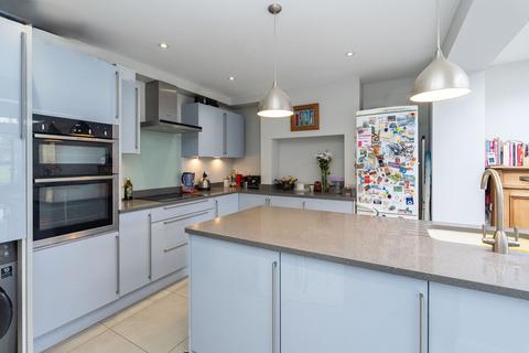 54 Hampstead Road, Dorking, RH4 3AE