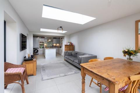 54 Hampstead Road, Dorking, RH4 3AE
