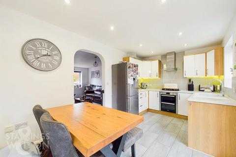 3 bedroom end of terrace house for sale, Potters Way, Poringland, Norwich