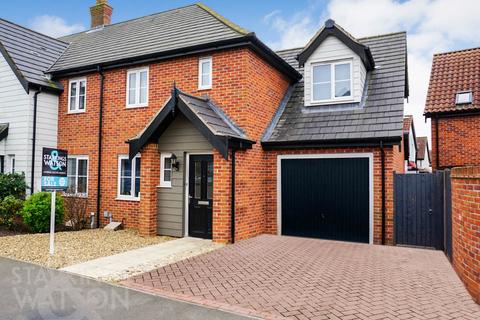 3 bedroom end of terrace house for sale, Potters Way, Poringland, Norwich